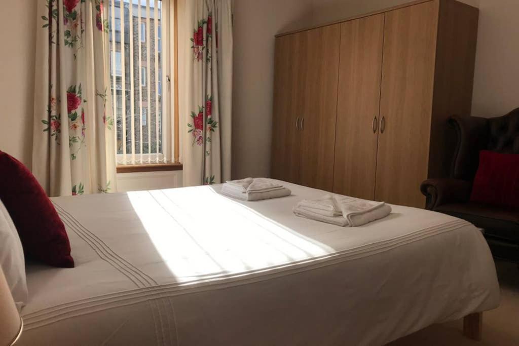 2 Catherines Apartment